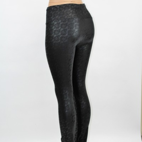 NEW! Guilty-Athletic Printed Leather-look leggings - Picture 3 of 7